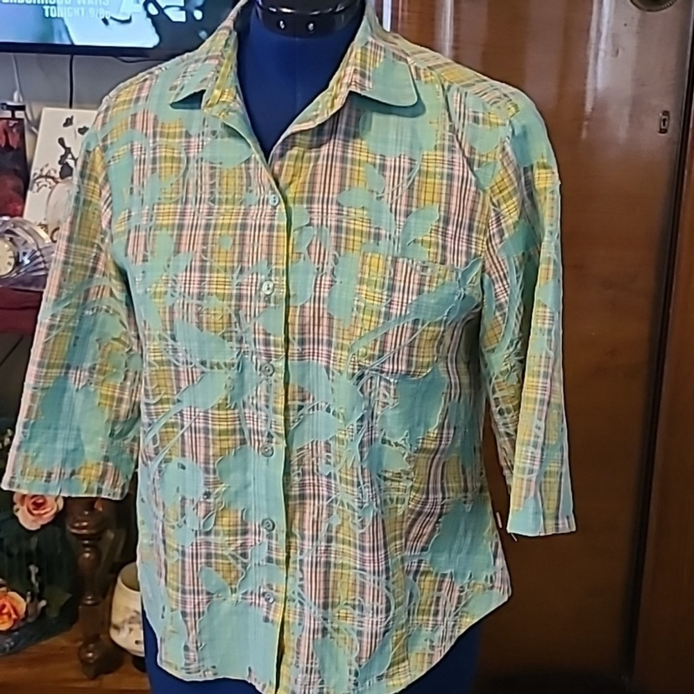 Oilily plaid with overlay lace in VGC. (#1178) blue pink yellow. Sz.42= L.